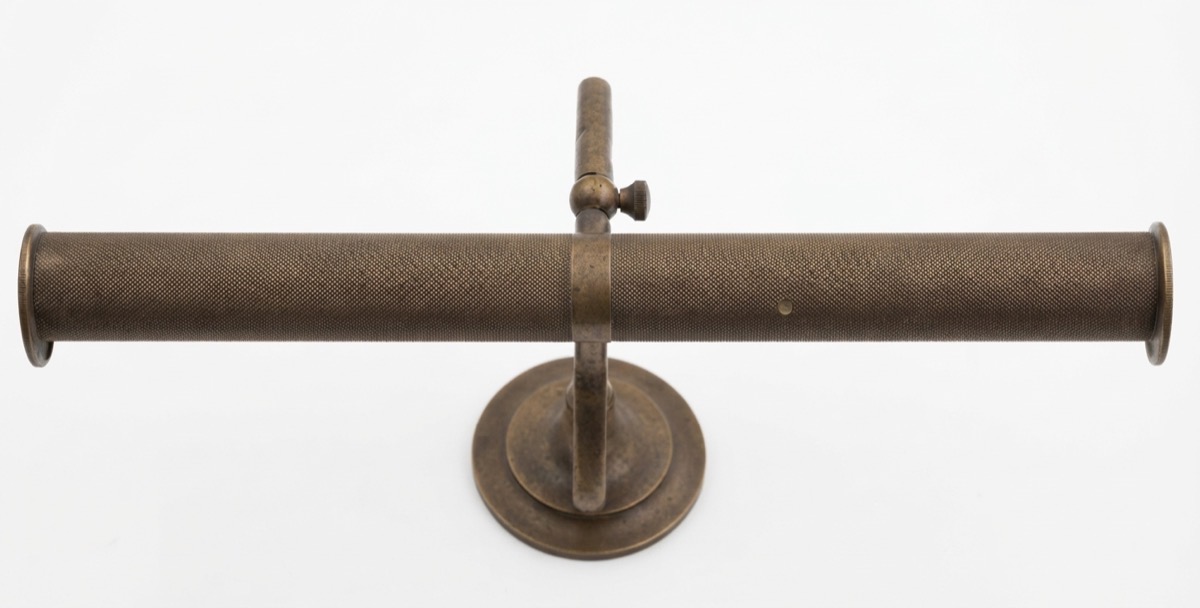 Aplique para cuadros en bronce con pantalla moleteada (A-640 40)