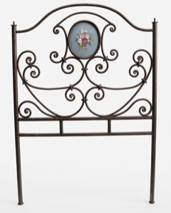 C110 Cabecero de forja dibujo curvo y cuadro