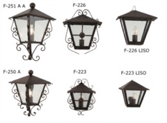 Faroles de pared de forja con tejadillo ondulado (F-251, F-226, F-223)