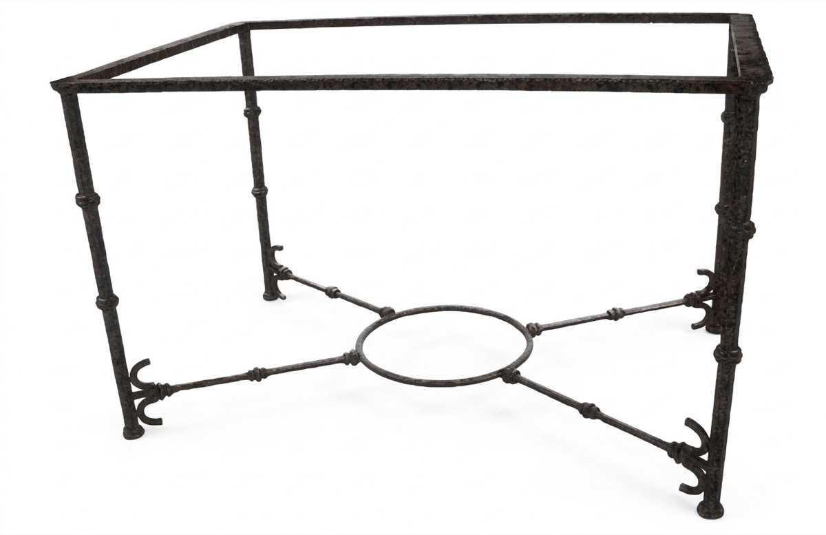 Mesa de forja artesanal de pata redonda