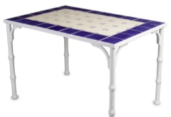 Mesa de forja con tablero de cerámica y escuadras