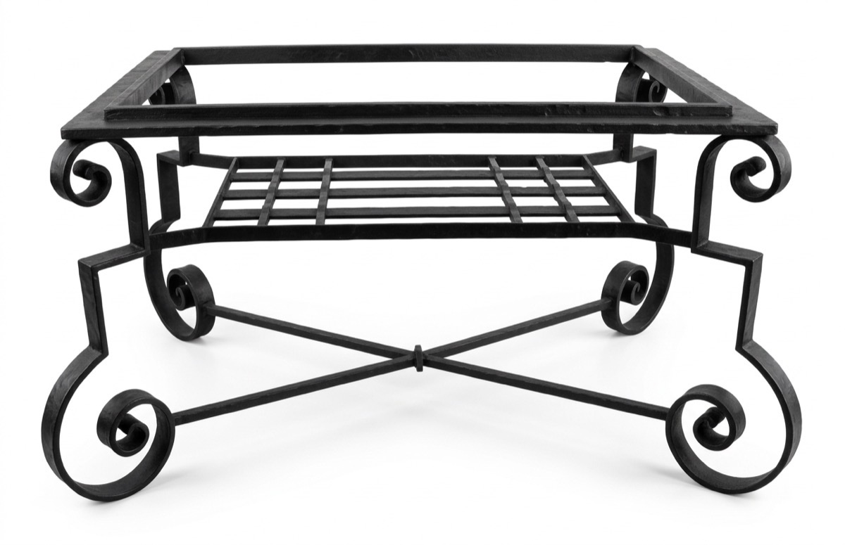 Mesa de forja con patas curvadas